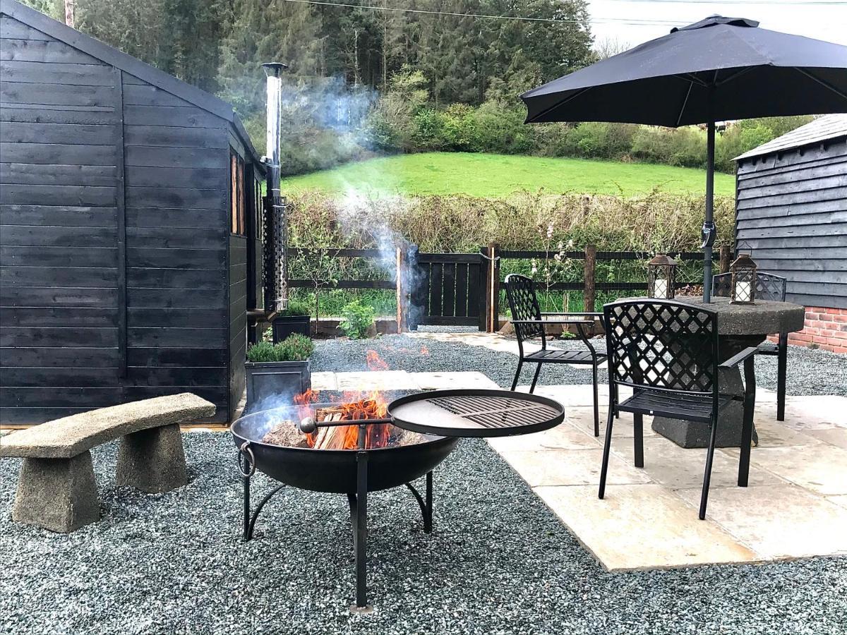 Trelaske Mill Cider Barn-With Hot Tub, Fire Pit Bbq Lewannick Εξωτερικό φωτογραφία