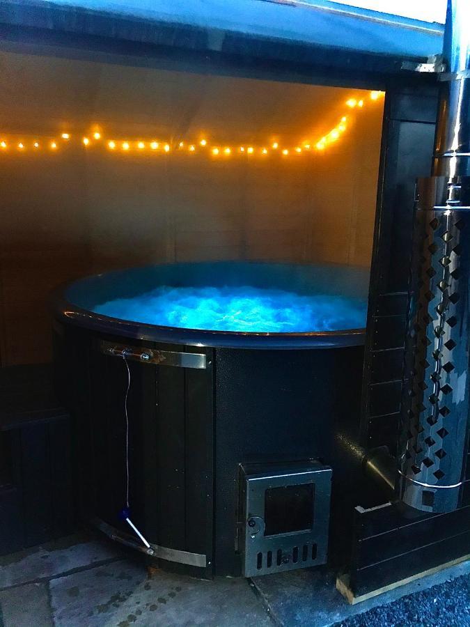 Trelaske Mill Cider Barn-With Hot Tub, Fire Pit Bbq Lewannick Εξωτερικό φωτογραφία