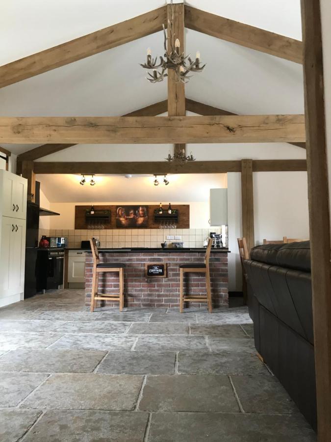 Trelaske Mill Cider Barn-With Hot Tub, Fire Pit Bbq Lewannick Εξωτερικό φωτογραφία